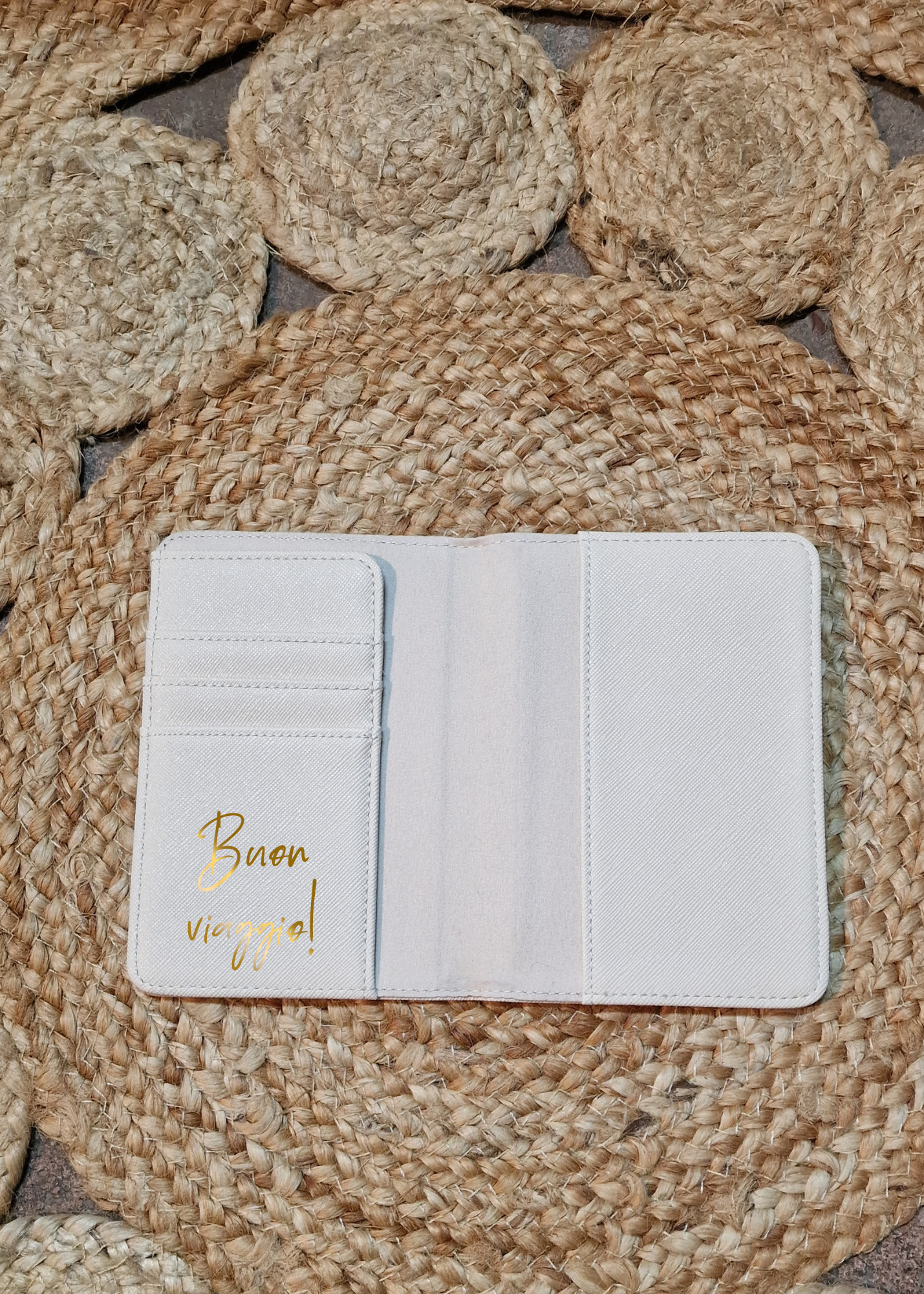 Porta passaporto saffiano personalizzato