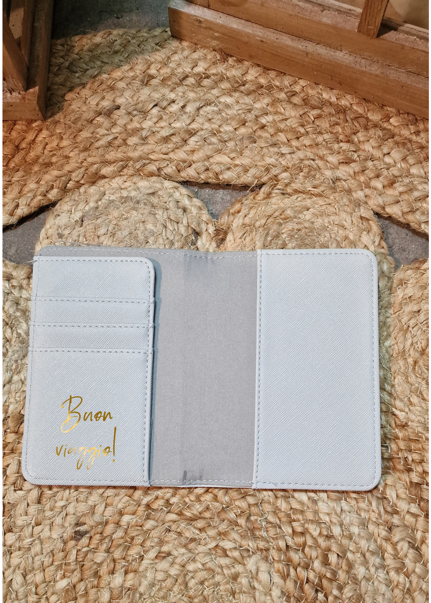 Porta passaporto saffiano personalizzato