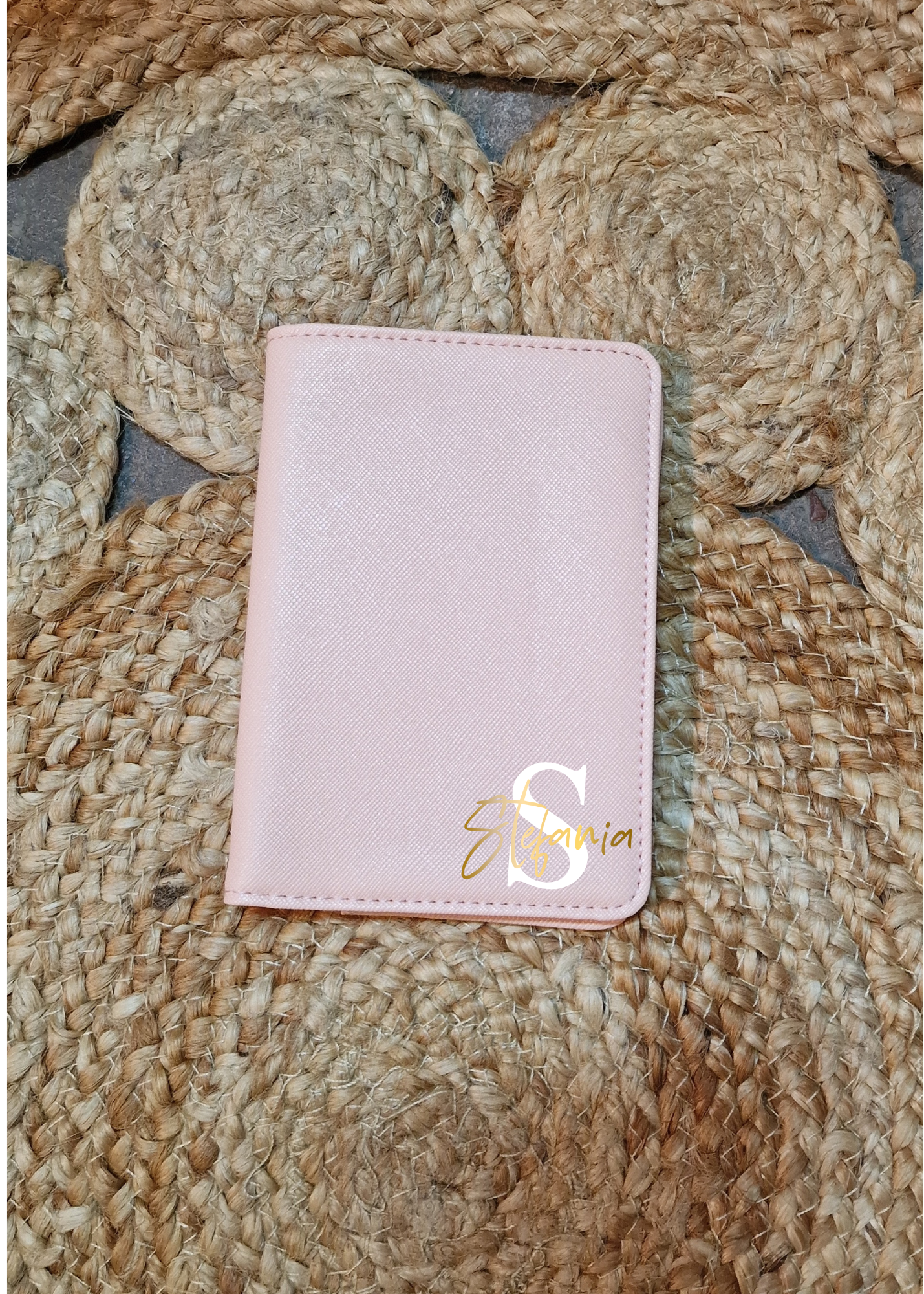 Porta passaporto saffiano personalizzato