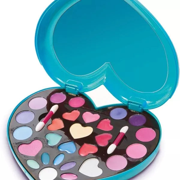 Crazy chic love make up