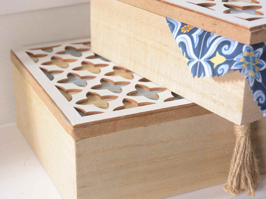 Scatola in legno con nappina